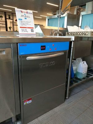China Máquina de lavar louça comercial de aço inoxidável 6.5KW/8.5KW para a cafetaria fornecedor