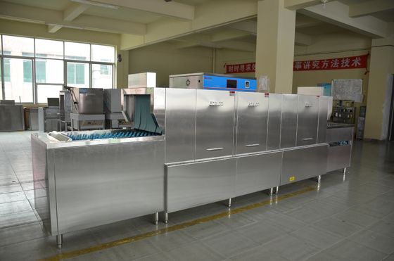 China Máquina de lavar louça comercial de aço inoxidável 25KW/61KW para a cozinha central fornecedor
